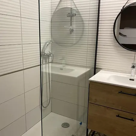 Appartement Superbe Logement Climatise à 2 Pas De La Mer